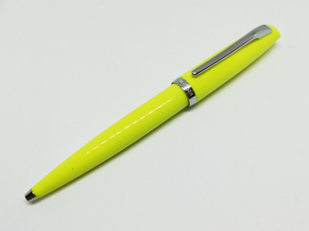 アウロラのボールペン『スタイル』をレビュー。前衛的なカラーと正統派なデザイン融合したおしゃれなボールペンです！ | 文ログ